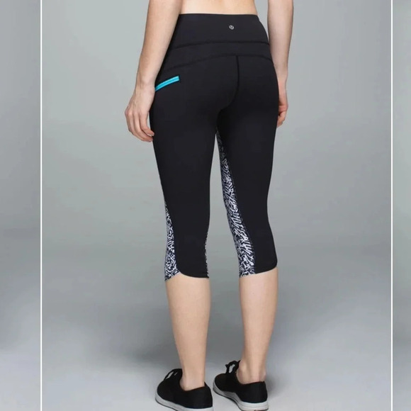 Lululemon Run Top Speed Crop Size 8 Brushed Animal Print White Black Legging - Picture 3 of 10